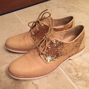 Tan &Gold sparkly Sperry Topsiders!